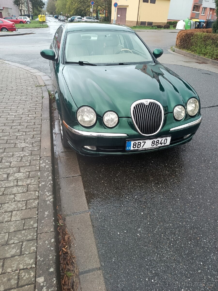 Jaguar S-Type benzín , manuál