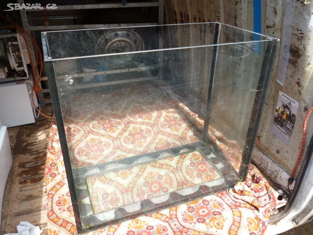 akvarium,terarium,d-80cm,š-30cm,v-68cm,sklo 1cm