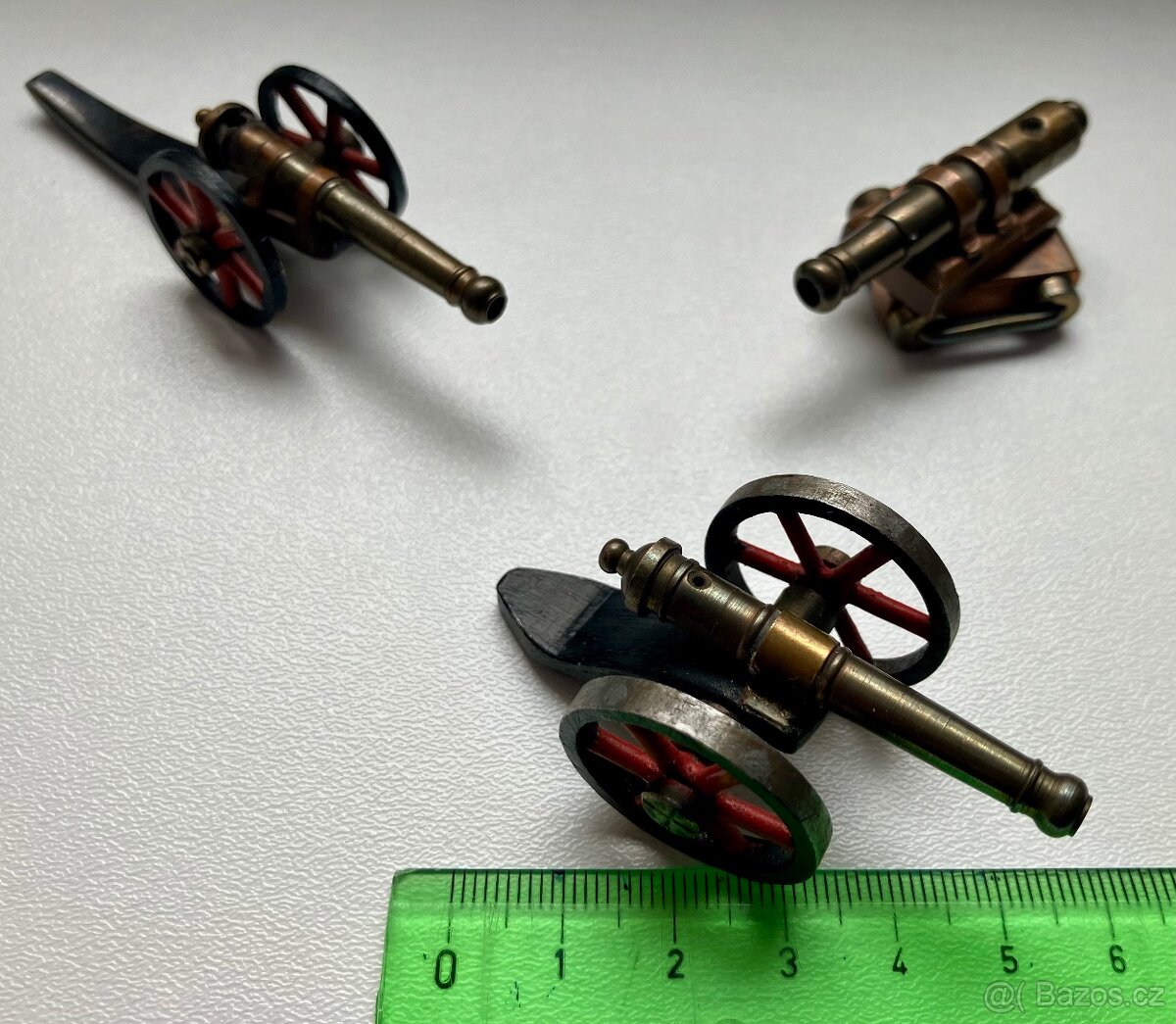 Staré kovové miniatury - děla