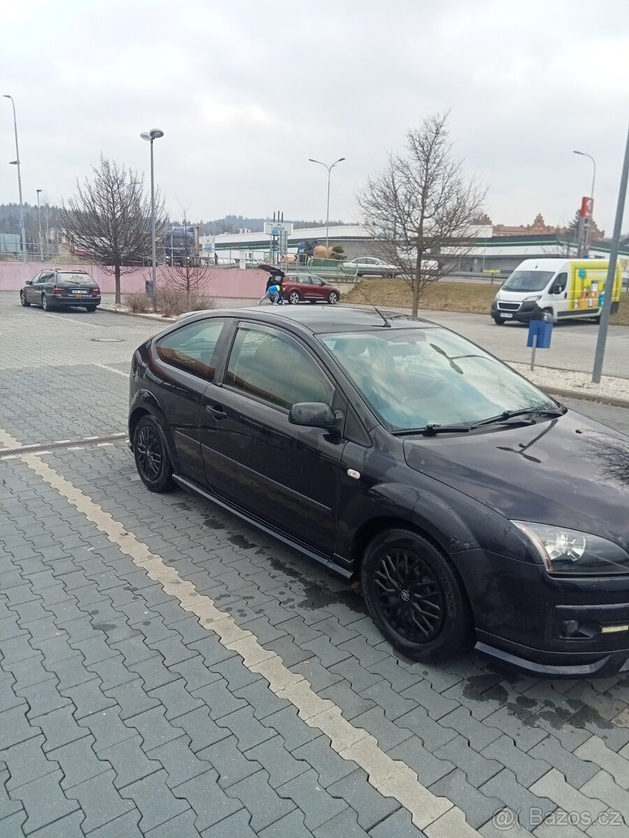 Ford focus 1.6 ti-vct