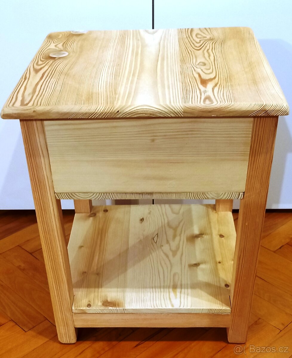 Stolička s úložným prostorem