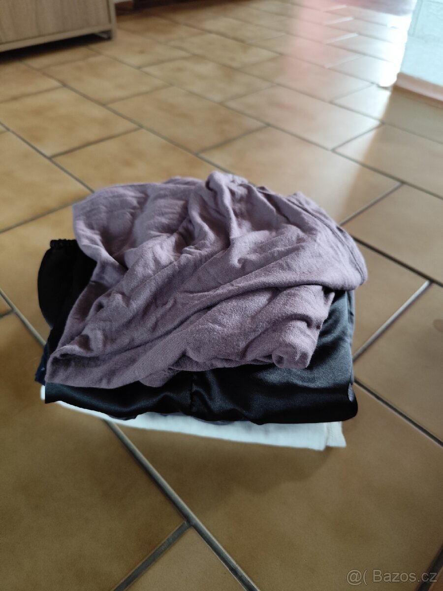 Dámské oblečení vel 40/42