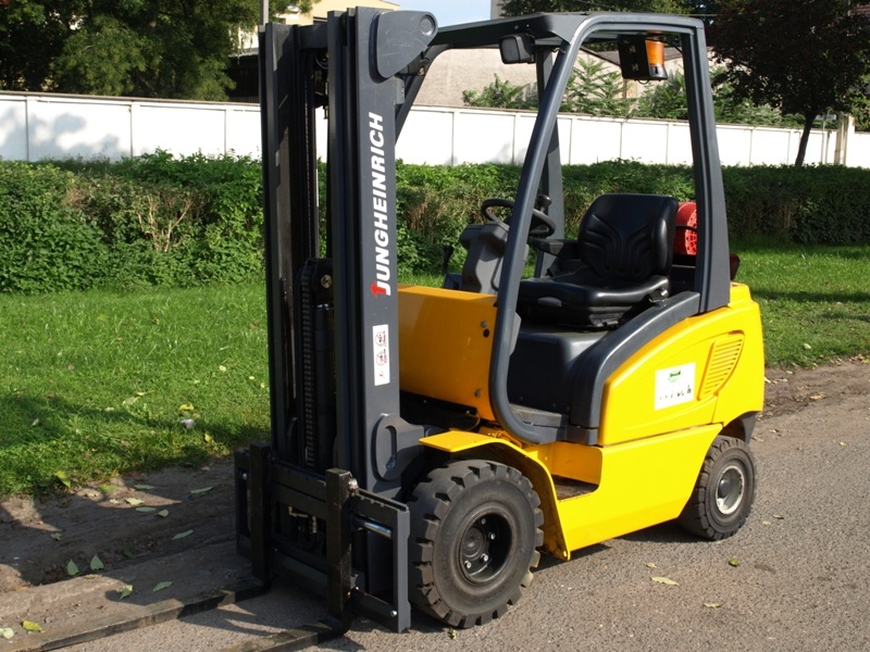 JUNGHEINRICH TFG 316s vysokozdvižný vozík (na ND)