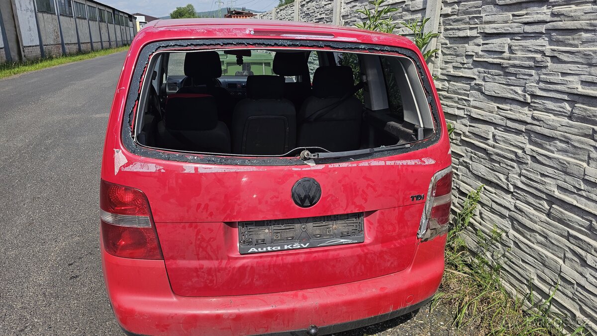 PÁTÉ DVEŘE VW TOURAN BEZ KOROZE