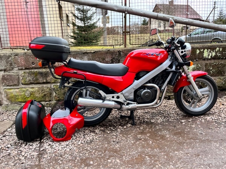 Honda NTV 650 RC 33 + kufry GIVI - TOP STAV