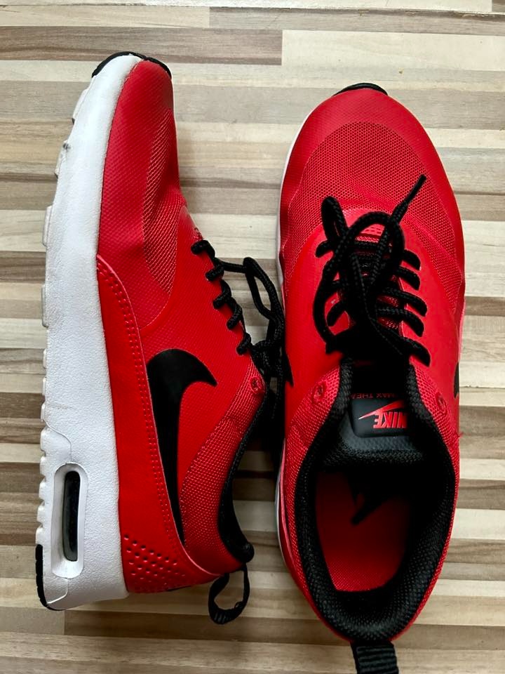 Nike tenisky Air max PC 2400kč