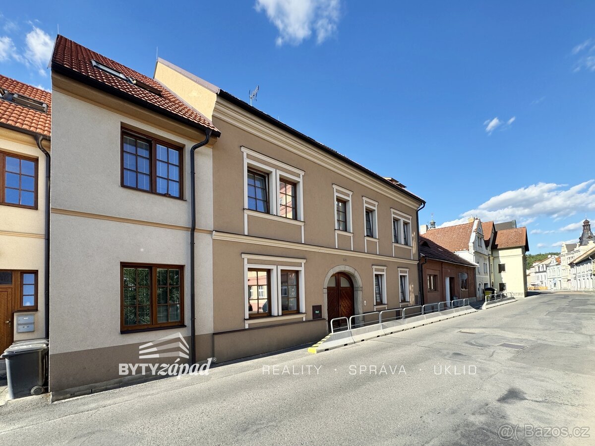Pronájem bytu 1+kk, 19 m2 v ulici Husova v těsné blízkosti c