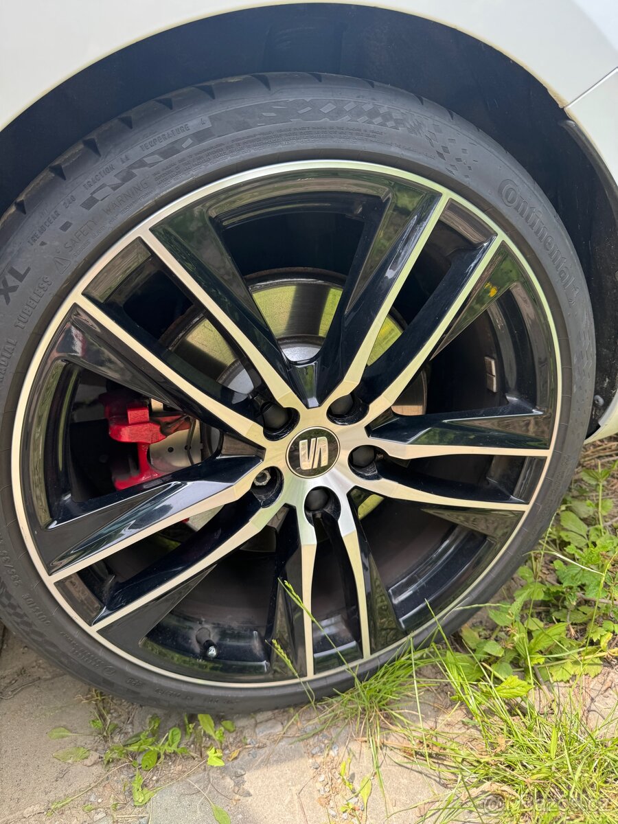 Alu kola 19” originál - 235/35 - Nové pneu