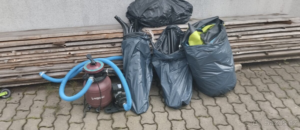 Prodám Bazén kompletní s filtrací.