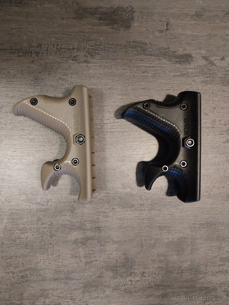 NOVÝ - MCS Nightstrike Diamondback Angled Foregrip (EMF100)