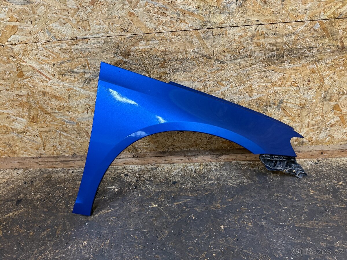 PRAVÝ PŘEDNÍ BLATNÍK VW SCIROCCO 2008-2017 1K8821106 LR5Z