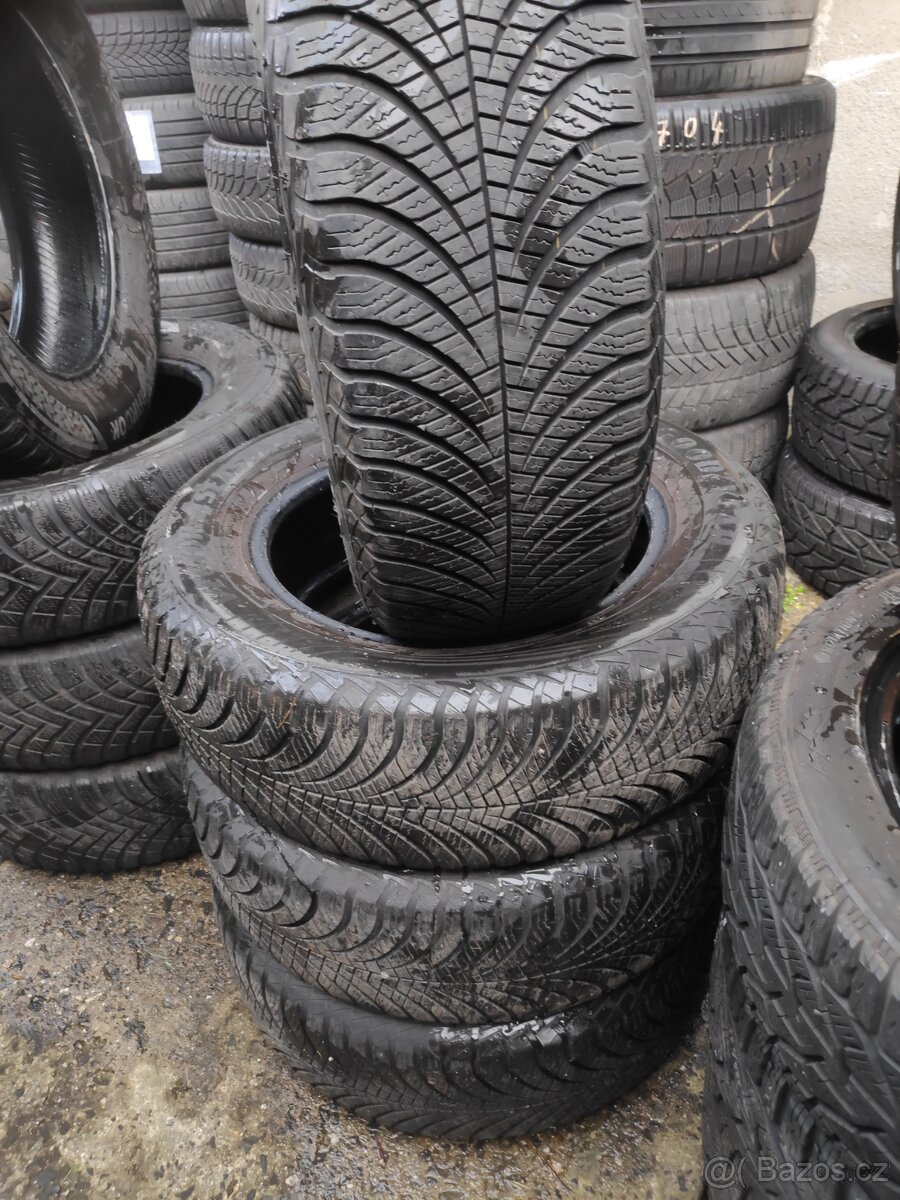 195/65R15 91V Goodyear Vector 4Seasons