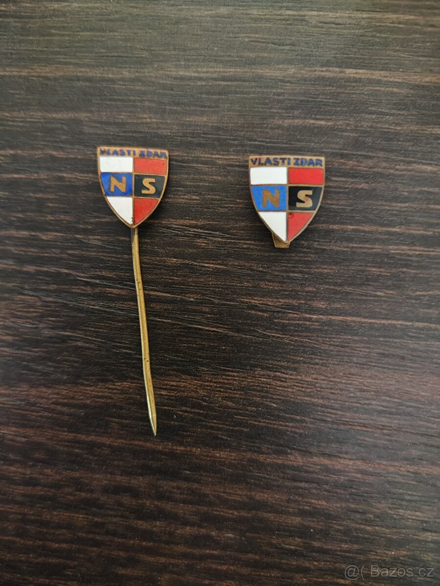 NS - Národní souručenství / Protektorát 2x odznak