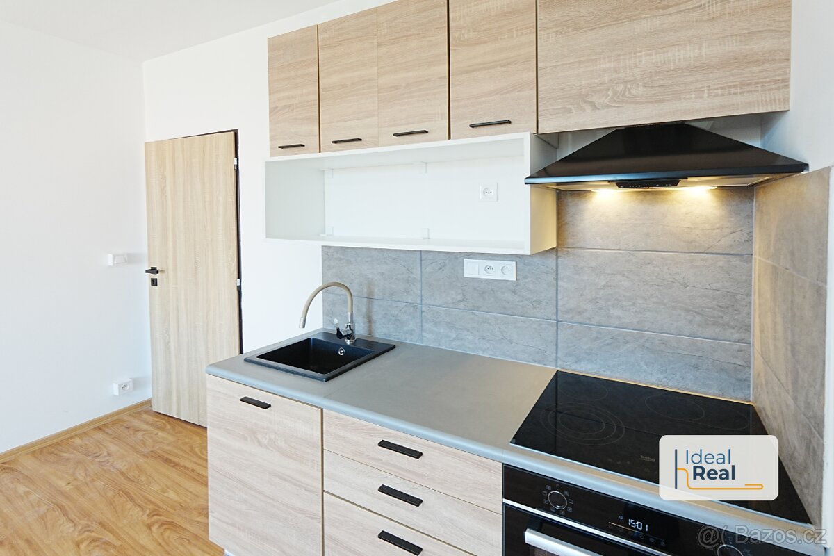 Pronájem bytu 1+kk, 23 m² + lodžie, Bratří Čapků 1188 Uničov