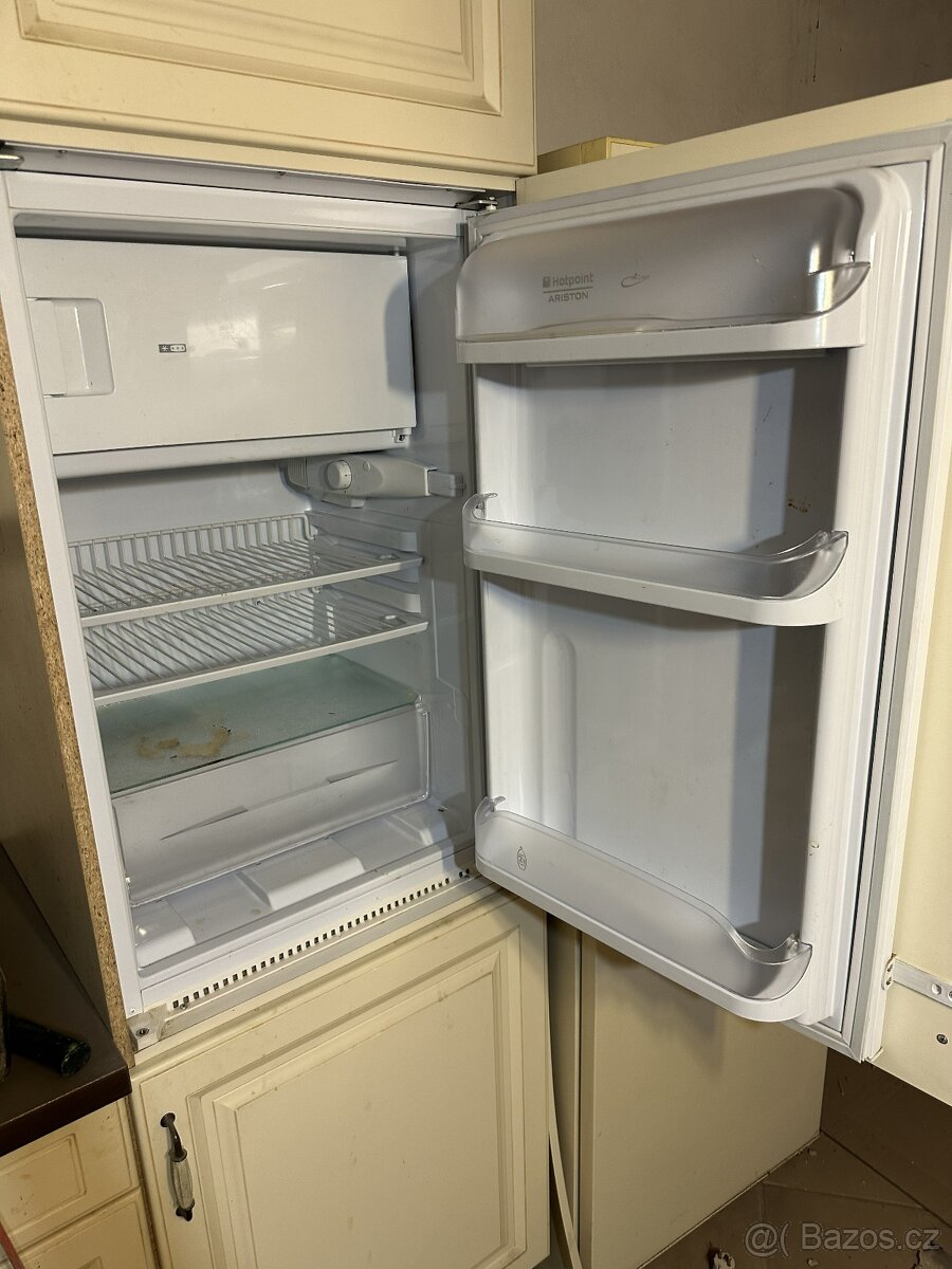 Vestavena lednice Ariston Hotpoint