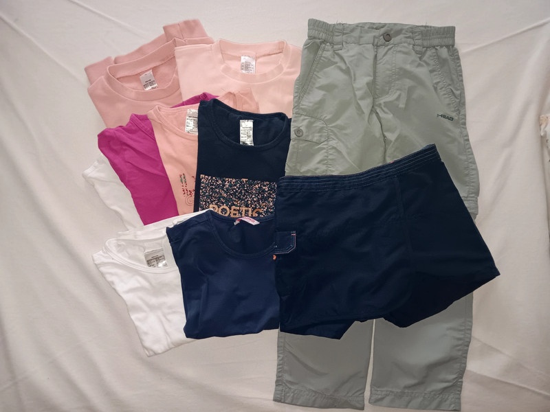 Mix turistického/sportovního oblečení vel 110/115 cm, 5 let