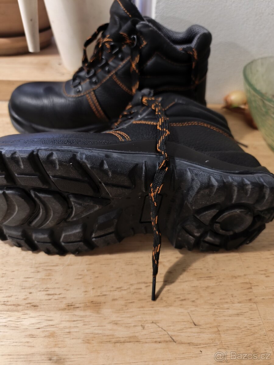 Pracovní obuv