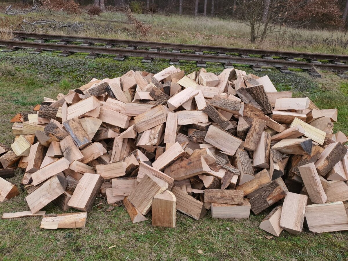 Palivové dřevo štípané 6 PRMs tvrdé