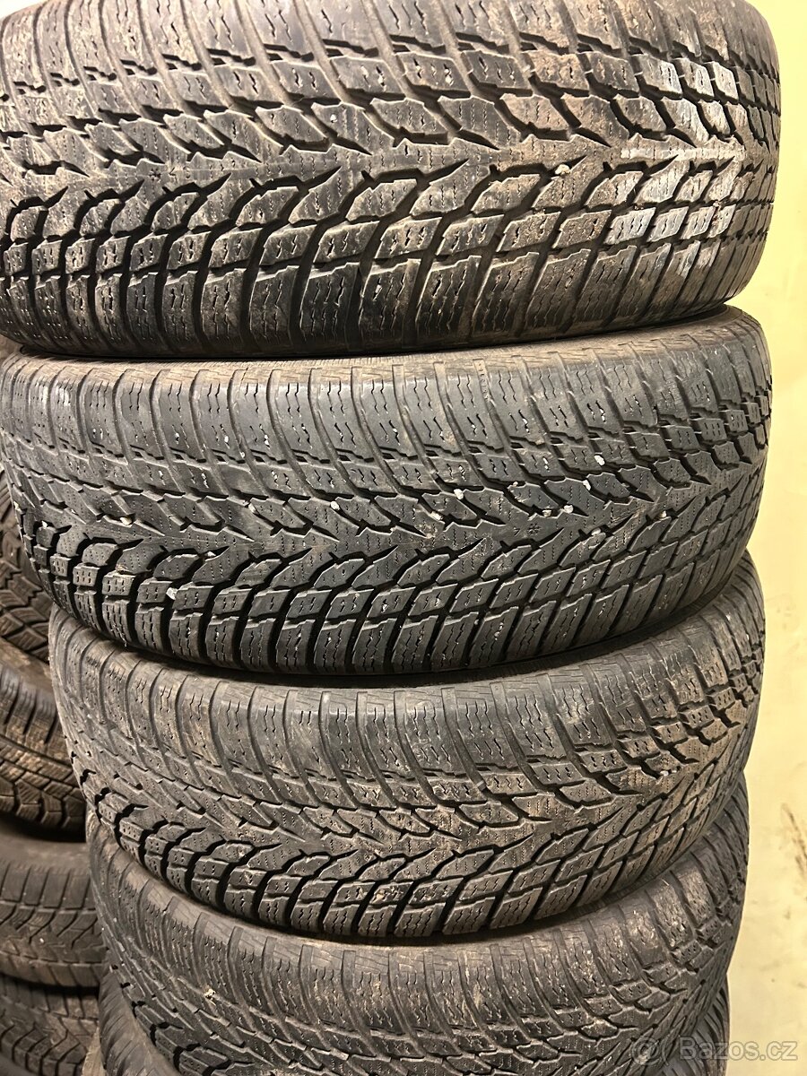 195/65 R15 Nokian zimní