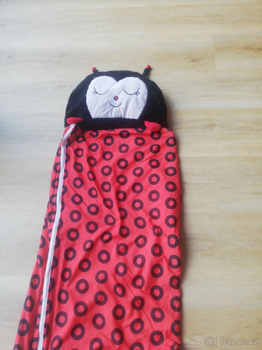 spací pytel beruška