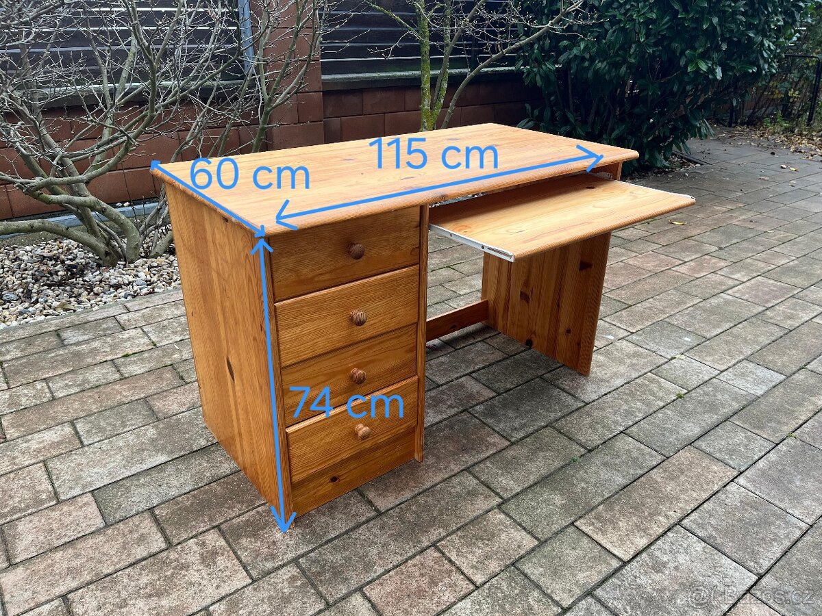 Borovicový psací stůl