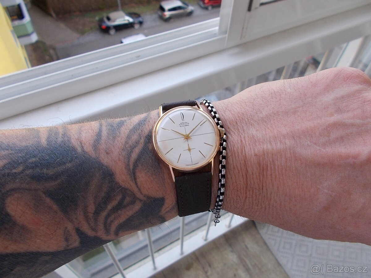 vyhledavane funkcni hodinky prim Brusel rok 1964 etue