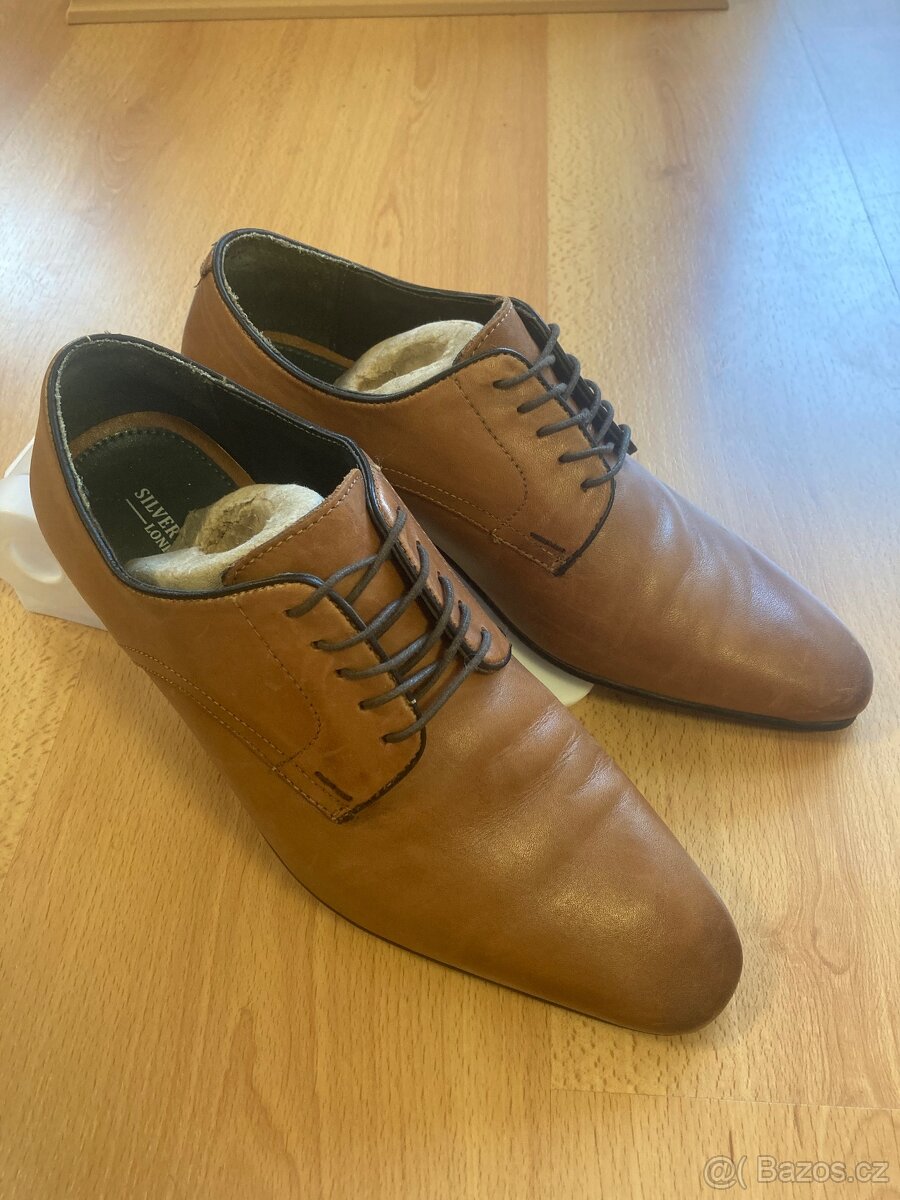 Kožené společenské boty
