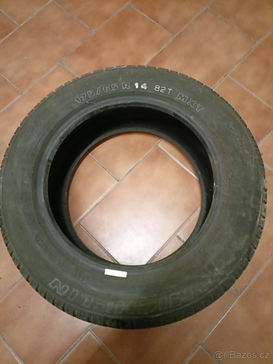 Pneu Michelin 175/65 R 14 82 T MXT Radial XS