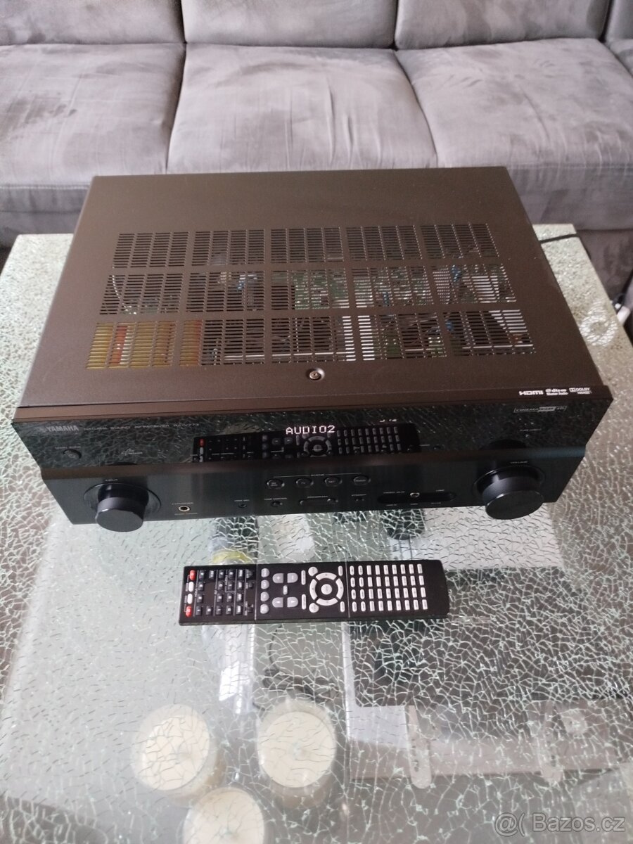 Yamaha receiver RX -V773