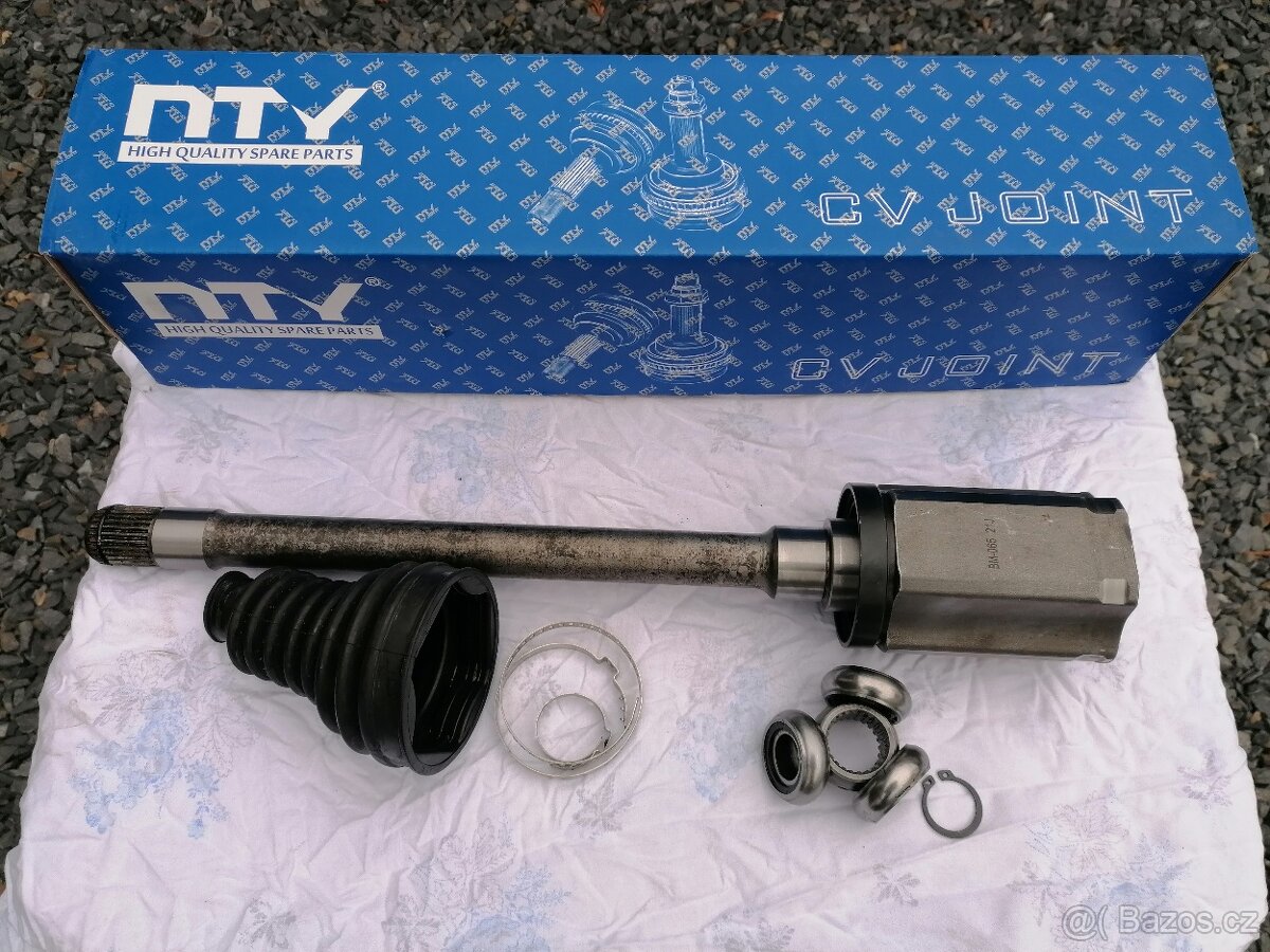 BMW vnitřní kloub přední pravé poloosy 7597694
