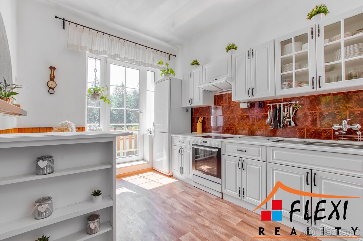 Prodej vily (241 m2) s výjimečným pozemkem (3528 m2), Čelad