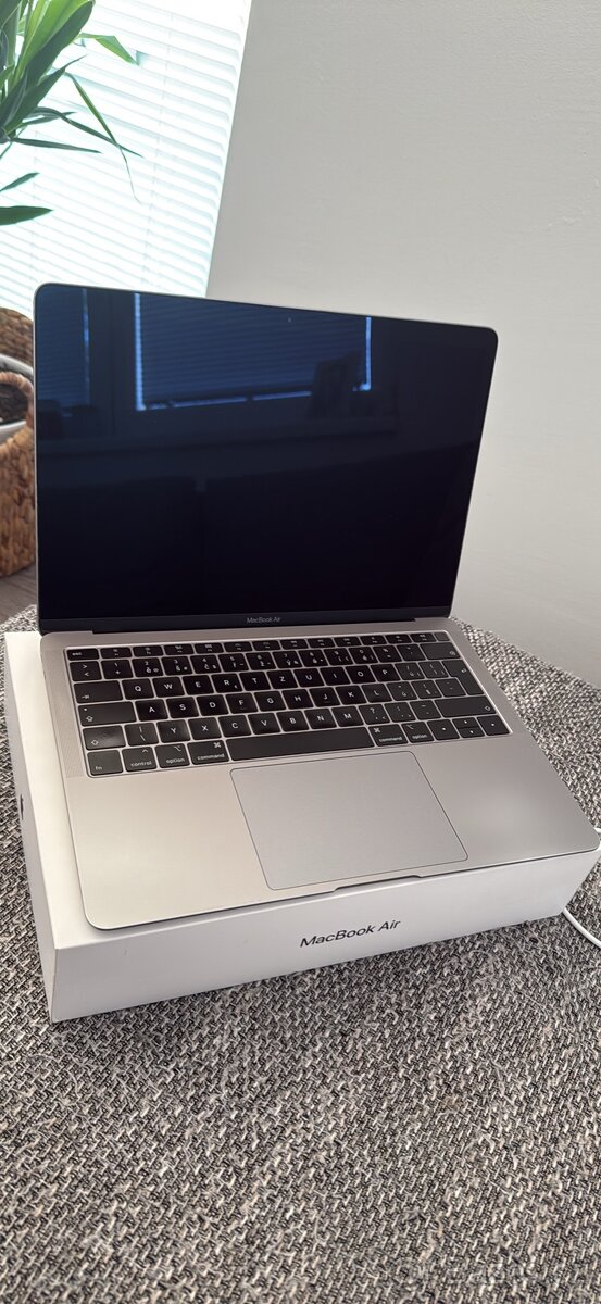 MacBook Air 13” ( model 2018)