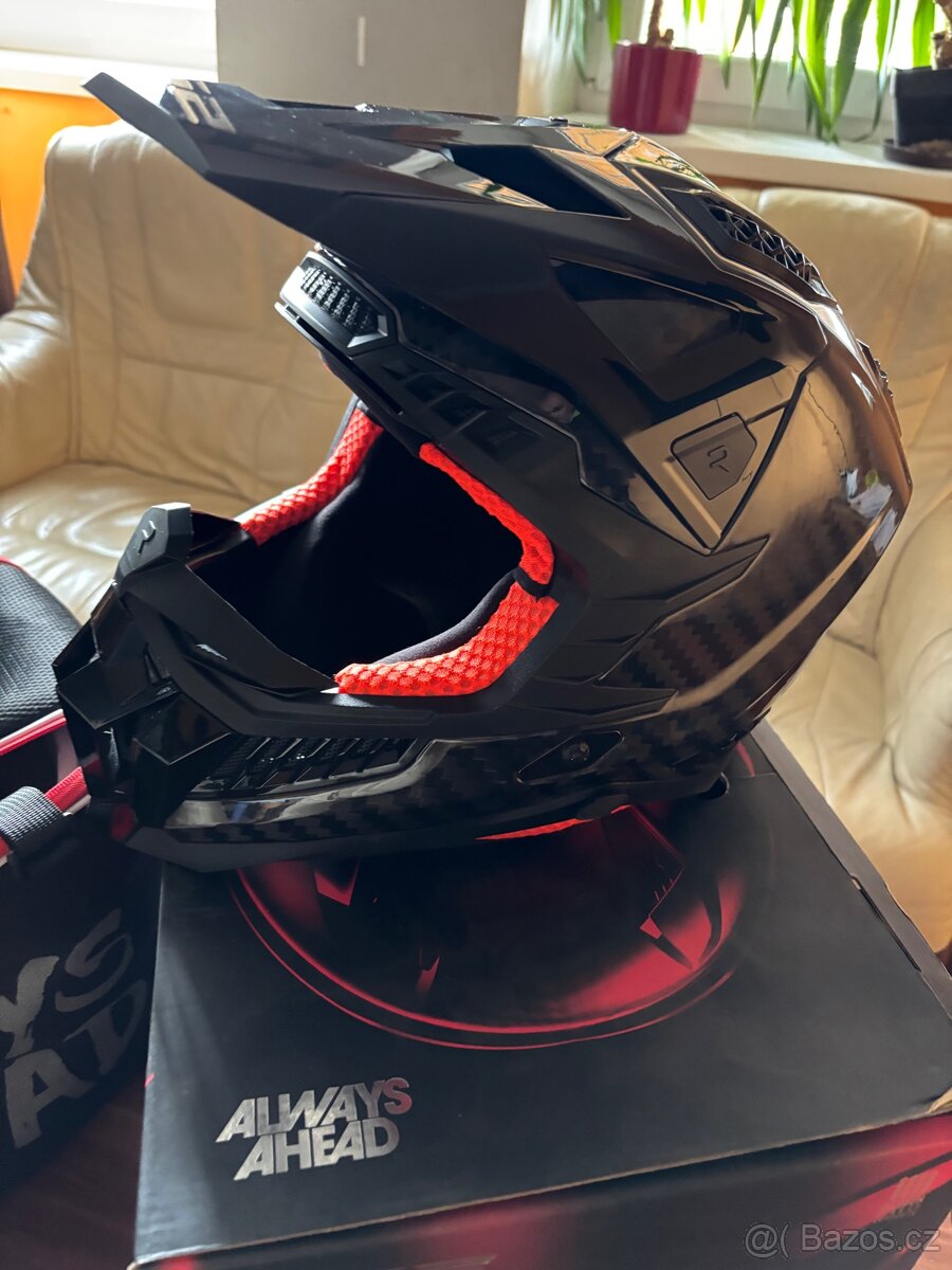 LS2 Carbon motocross