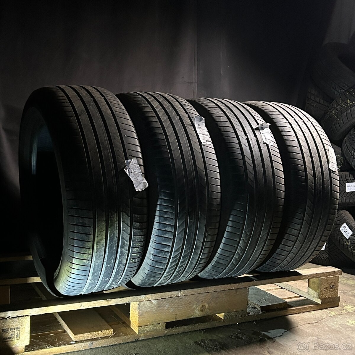 Letní pneu 275/50 R20 113W Bridgstone 4mm
