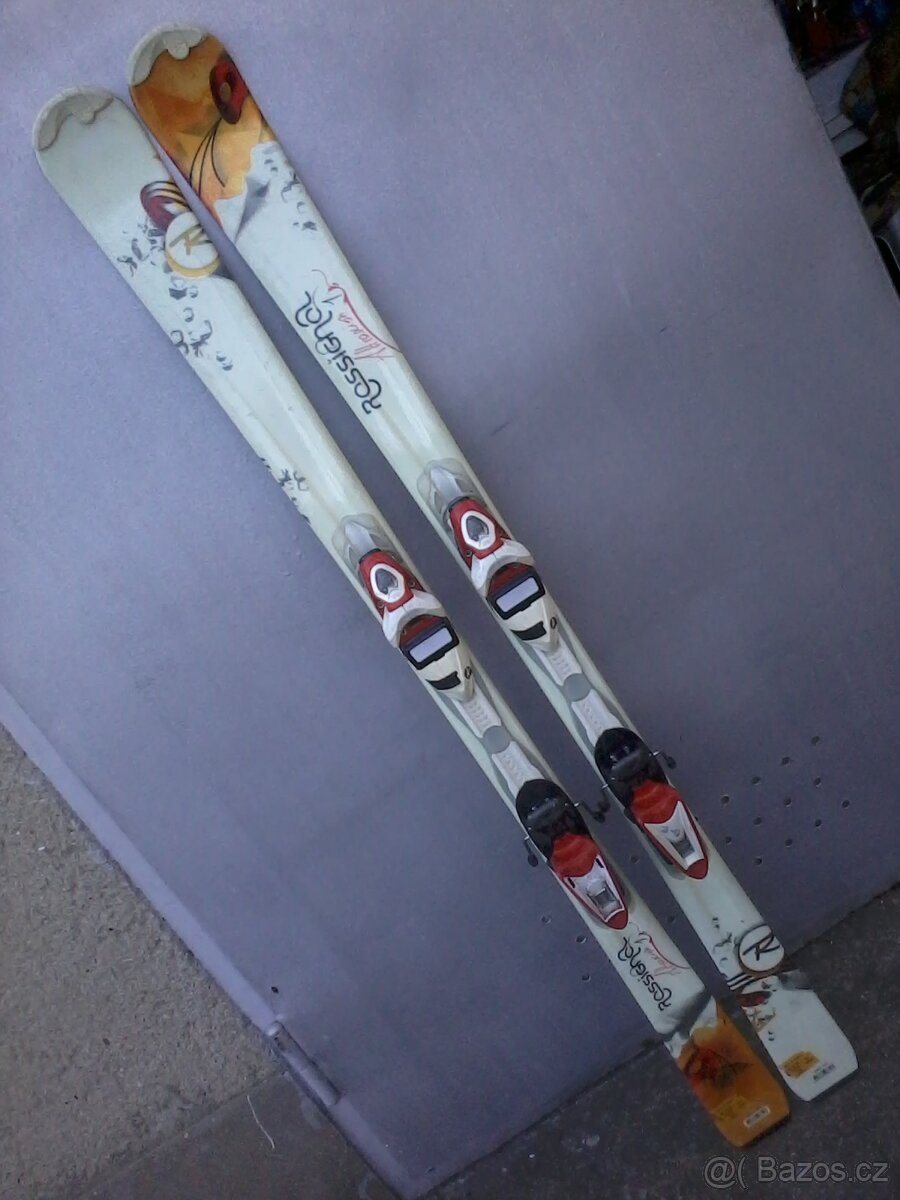 Lyže dámské Rossignol 154cm.