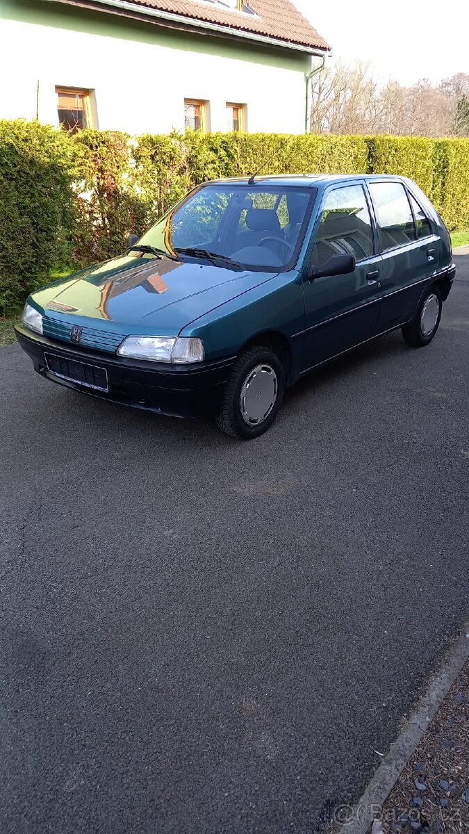 Peugeot 106. 1.0i 33kW