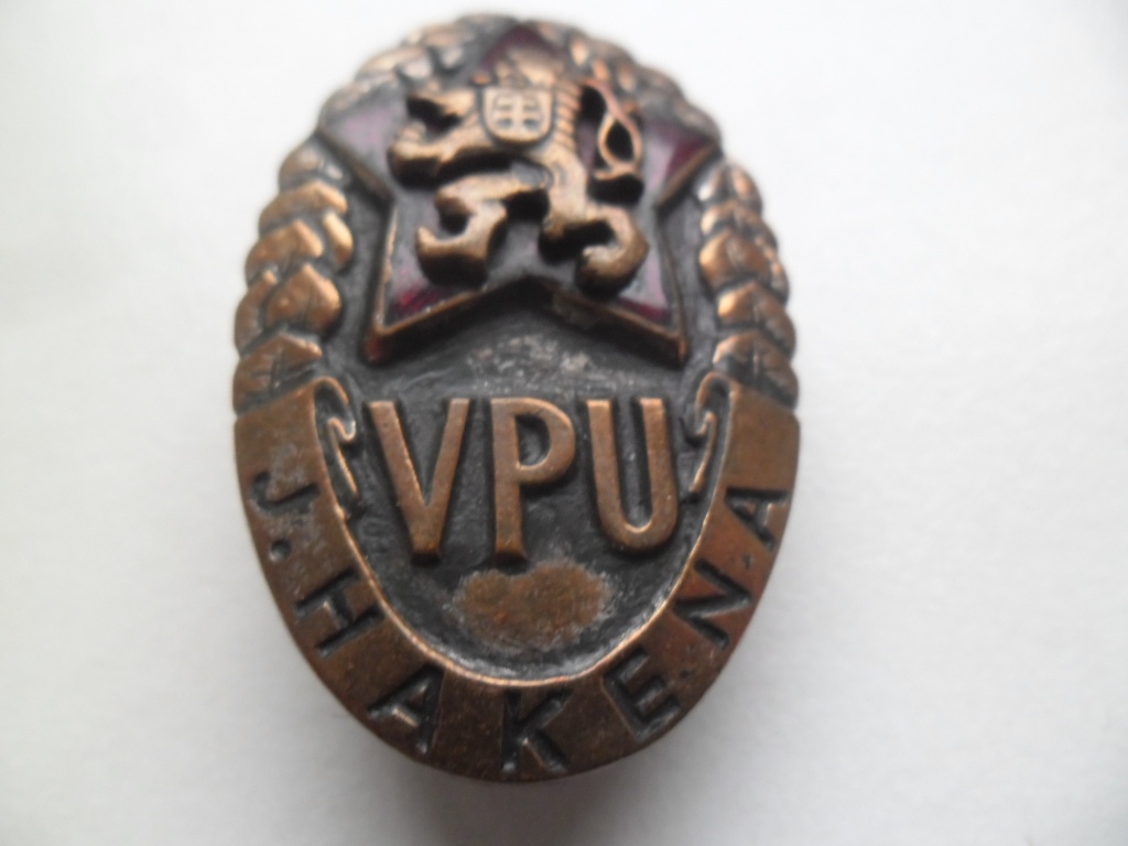 odznak-VPU -Vojensko politické učiliště J. HAKENA
