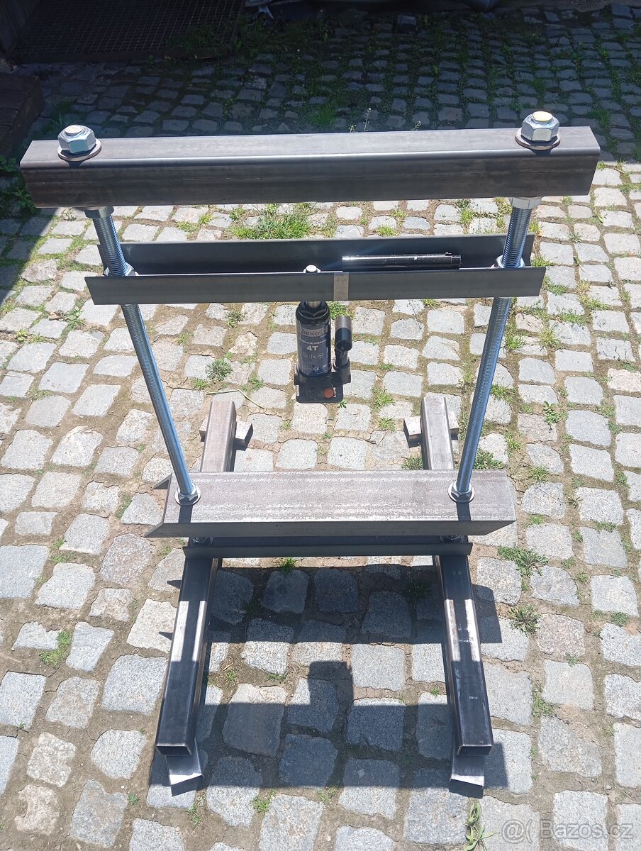 Hydraulický lis
