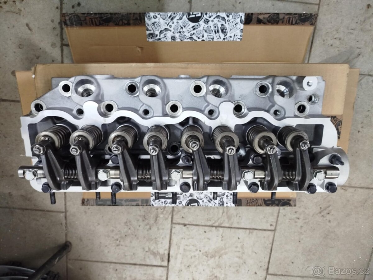 Nová kompletní hlava 4D56 Pajero 2,5