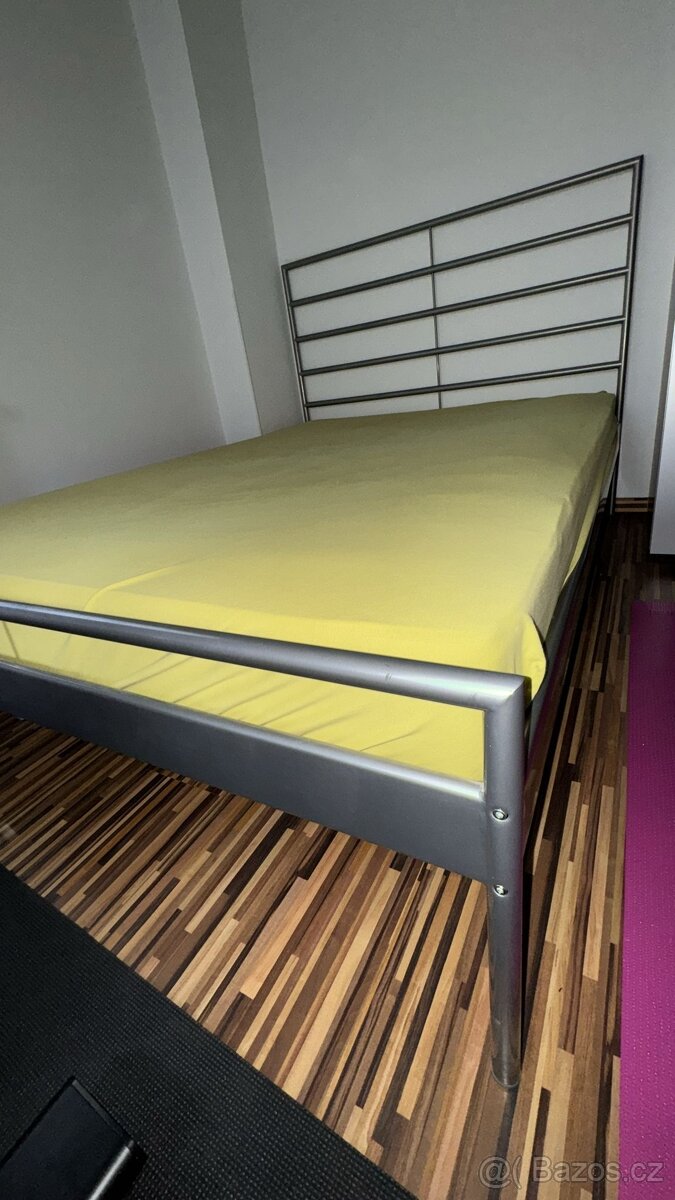 Kovová postel IKEA 140x200