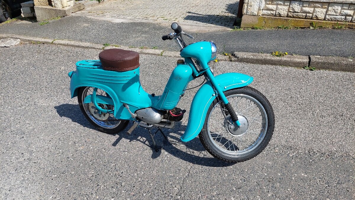 JAWA 555 pařez