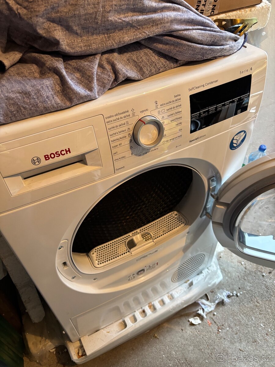 Sušička Bosch WTW87467CS