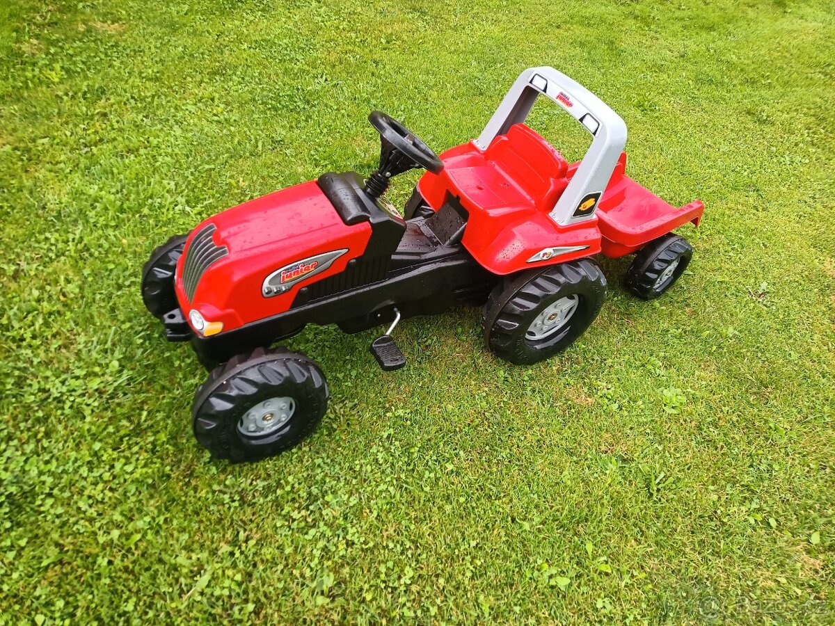 Dětský šlapací traktor