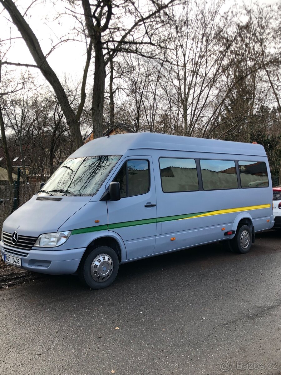Mikrobus MB Sprinter 20+1