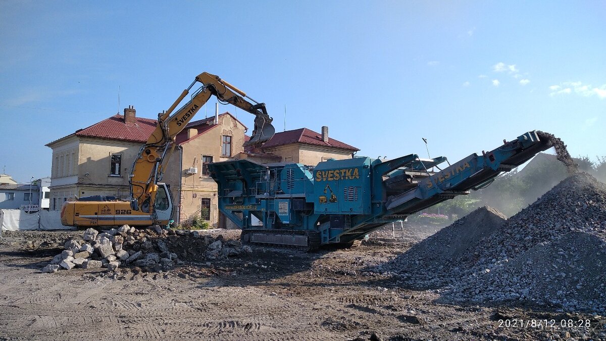 PRACOVNÍK/CE NA ŘEMESLNÉ PRÁCE