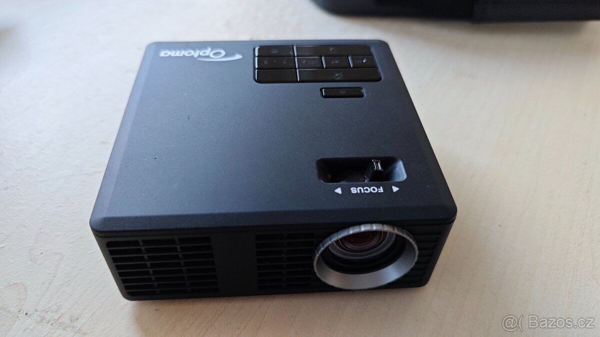 Kompaktní přenosný LED Projektor Optoma ML750 - plně funkční
