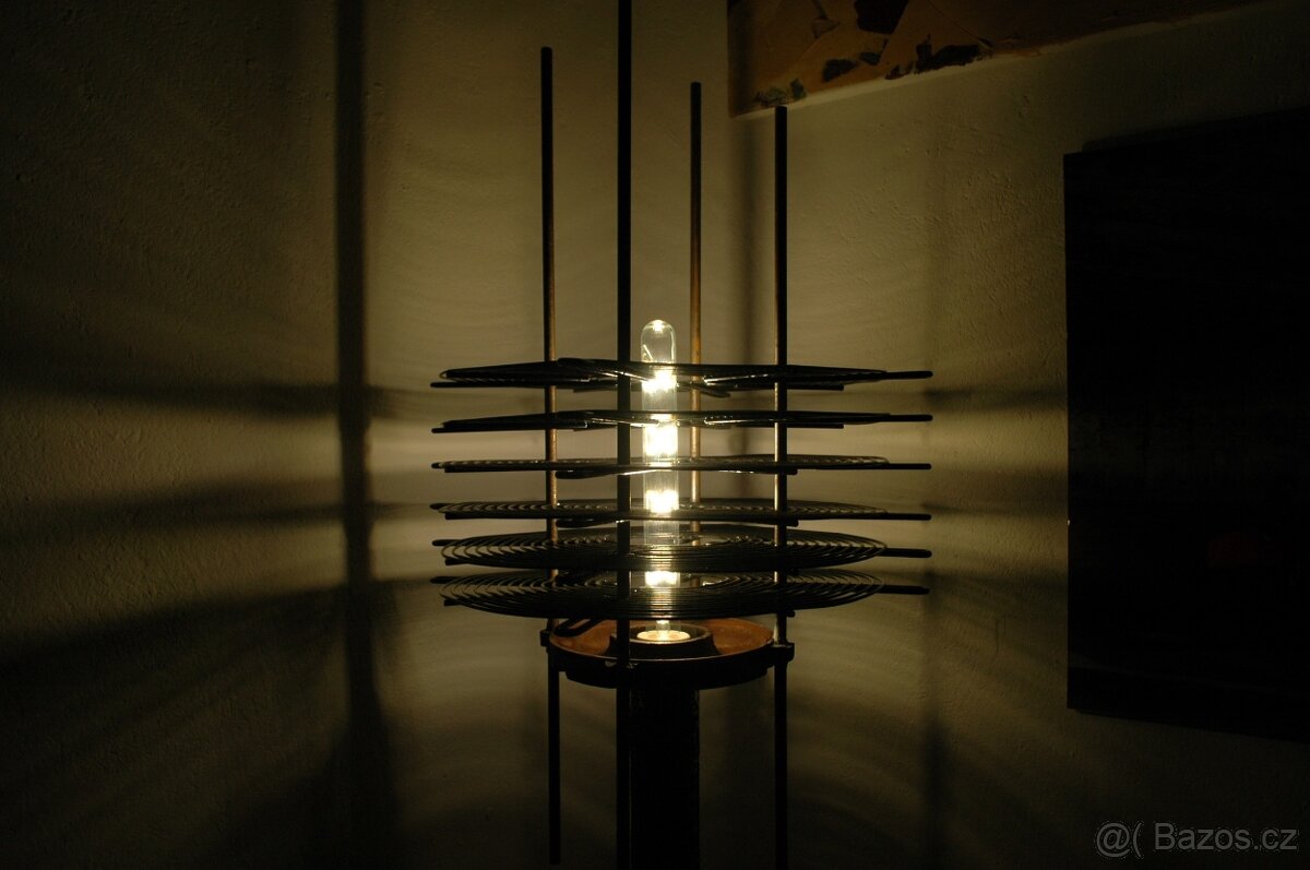 Lampa, svařovaná, ruční výroba