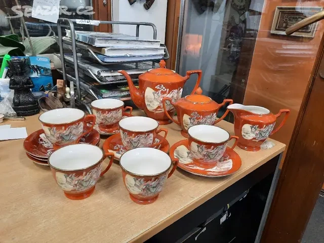 Nabízím vintage porcelánový servis ze 70. let, zelená varian