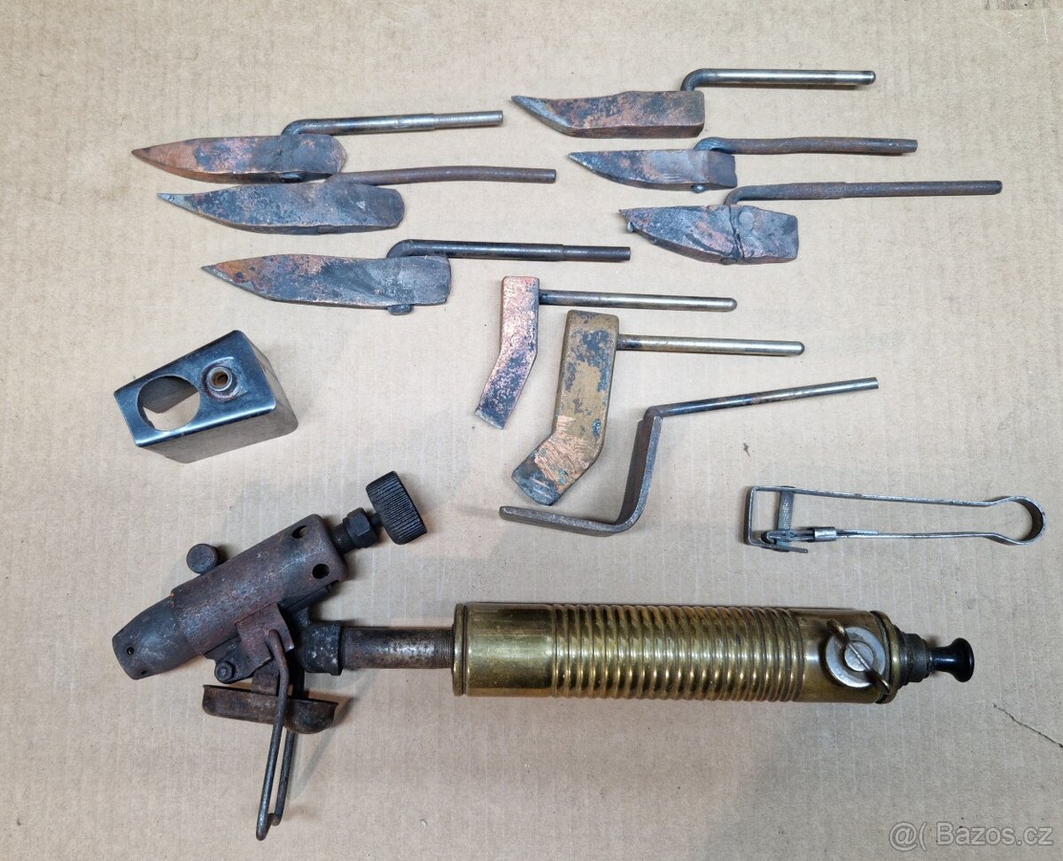 ruční benzínová pájka, letlampa + pájecí hroty a zapalovač