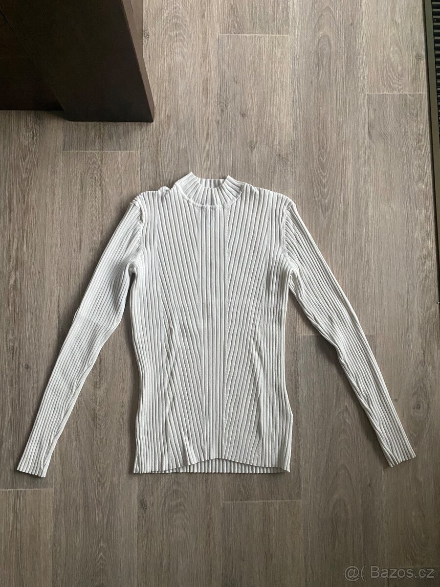 Bílý svetřík H&M vel. M